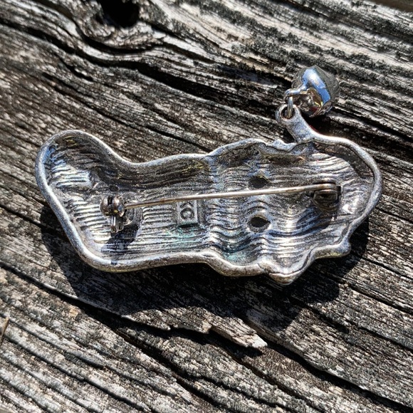 Cat in Christmas Stocking Pin - Picture 3 of 4